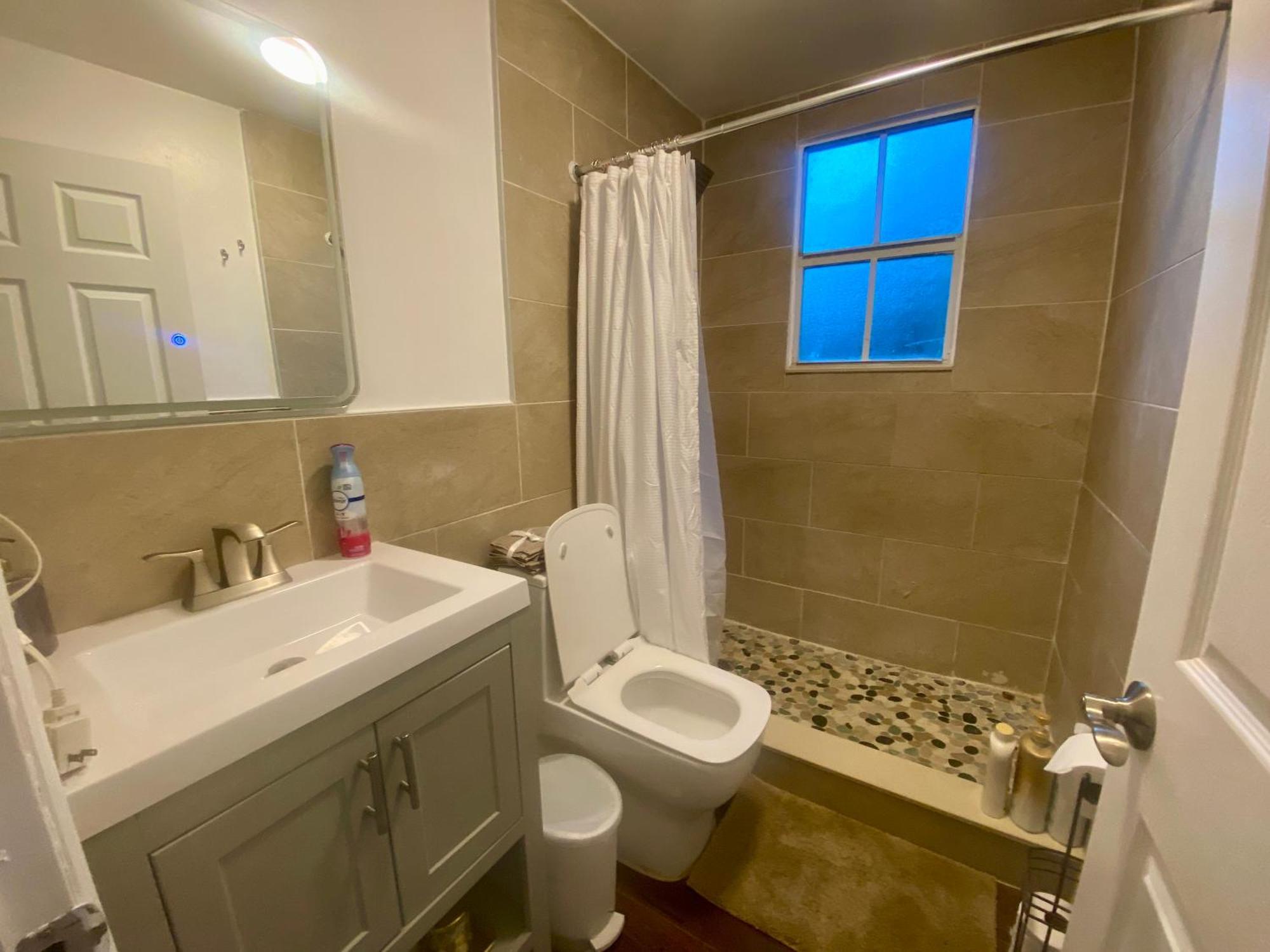 Private Rooms At Miami Centrally Located With Free Parking Exteriér fotografie